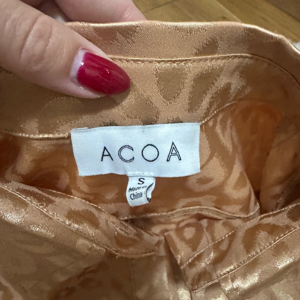 ACOA Women's Tan Leopard Button Down Shirt - Picture 3 of 4